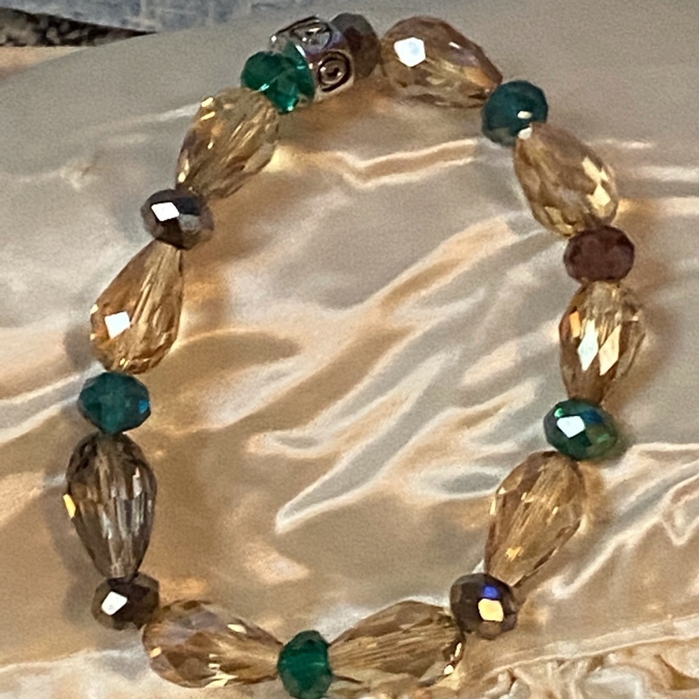 💐Beautiful handcrafted Crystal bead bracelet💐